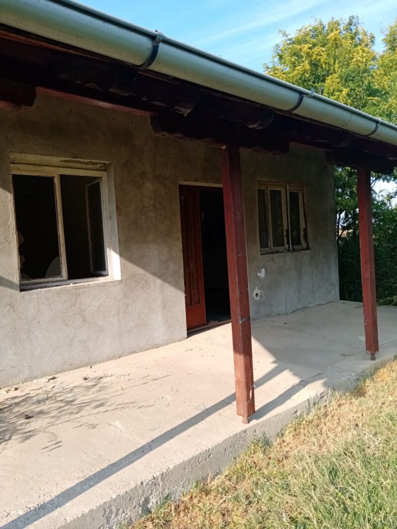 Kuća, Novi Karlovci - 30.000 evra